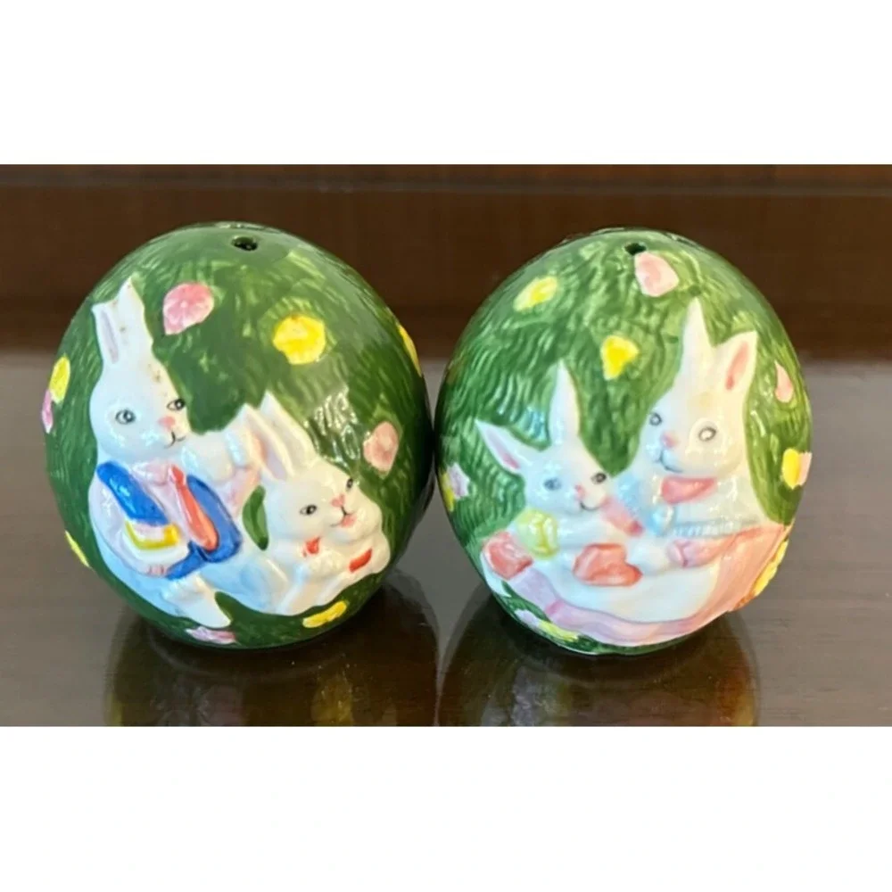 Vtg‎ Salt and Pepper Shaker Set Easter Bunny Rabbits Egg and Chick Ceramic